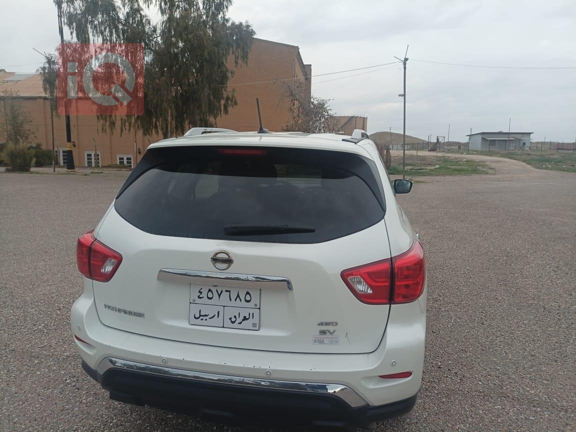 نیسان پاسفایندەر